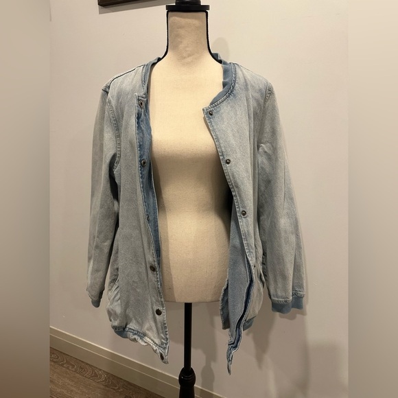 EightyTwo snap button Jean jacket SZ L EUC 100% Cotton light wash oversized - Picture 3 of 9